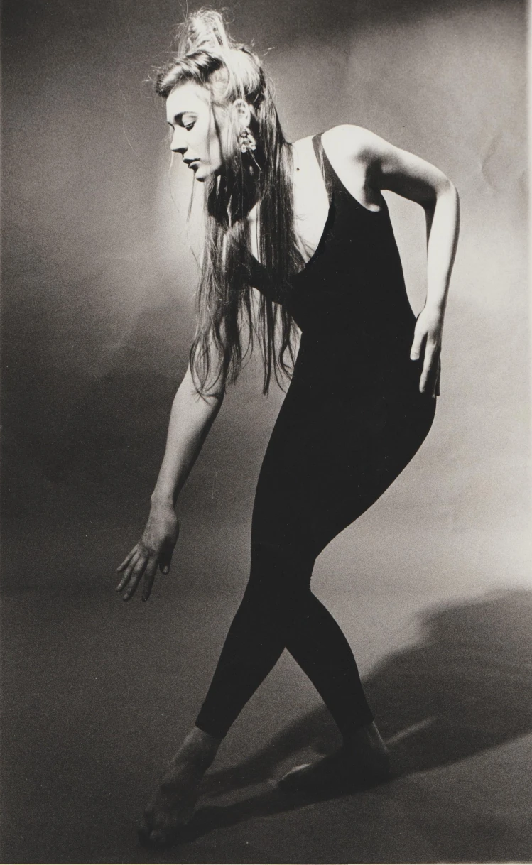 Young Laucinda, black and white dance photo